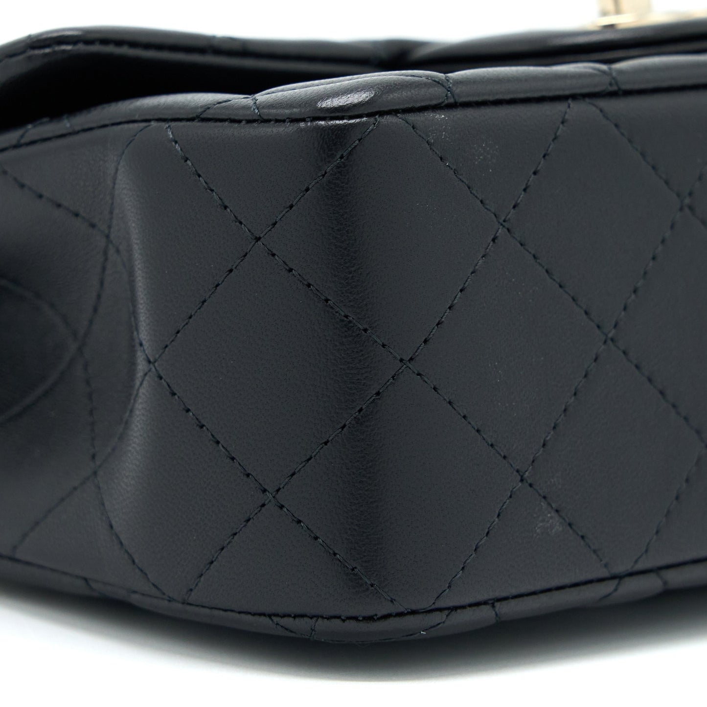 Chanel 22P lion charm Top Handle Mini Rectangular flap bag Lambskin Black L (Microchip)