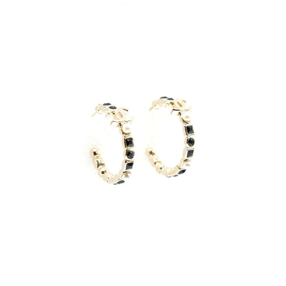 Chanel Round CC Black Earrings With Pearl