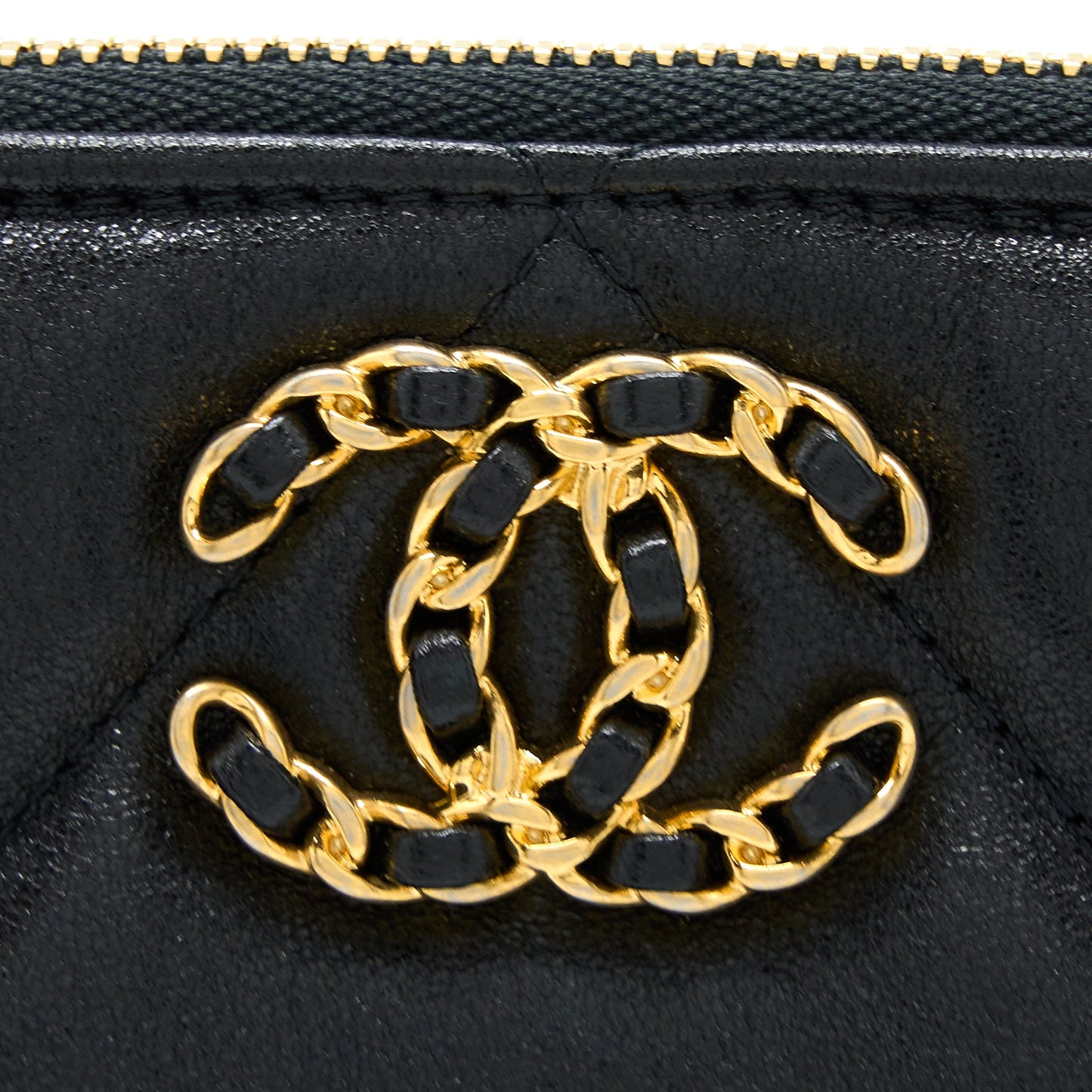 Chanel 19 Clutch Lambskin Black