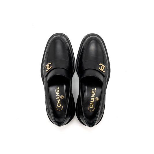 Chanel size 36.5 CC logo loafer black