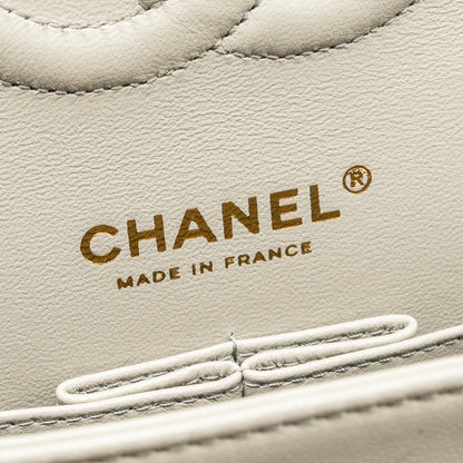 Chanel Medium Classic double flap bag lambskin light grey L (Microchip)
