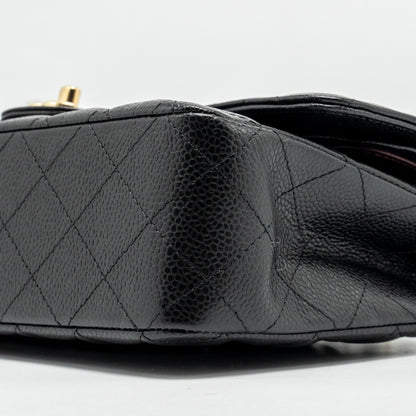 Chanel medium classic double flap bag Caviar black  (microchip)