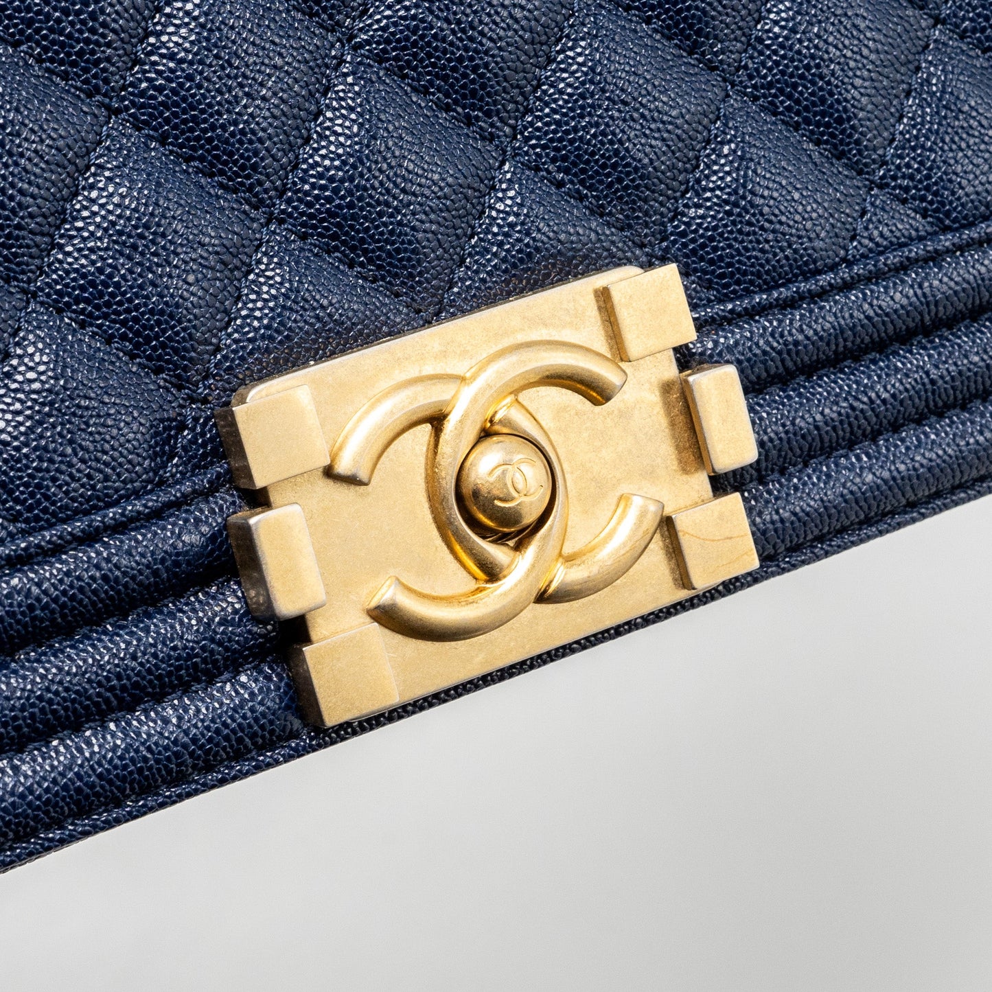 Chanel Medium boy bag caviar navy