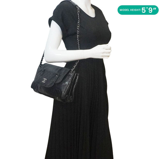 CHANEL Pocket in The City Caviar Leather Shoulder Bag Black