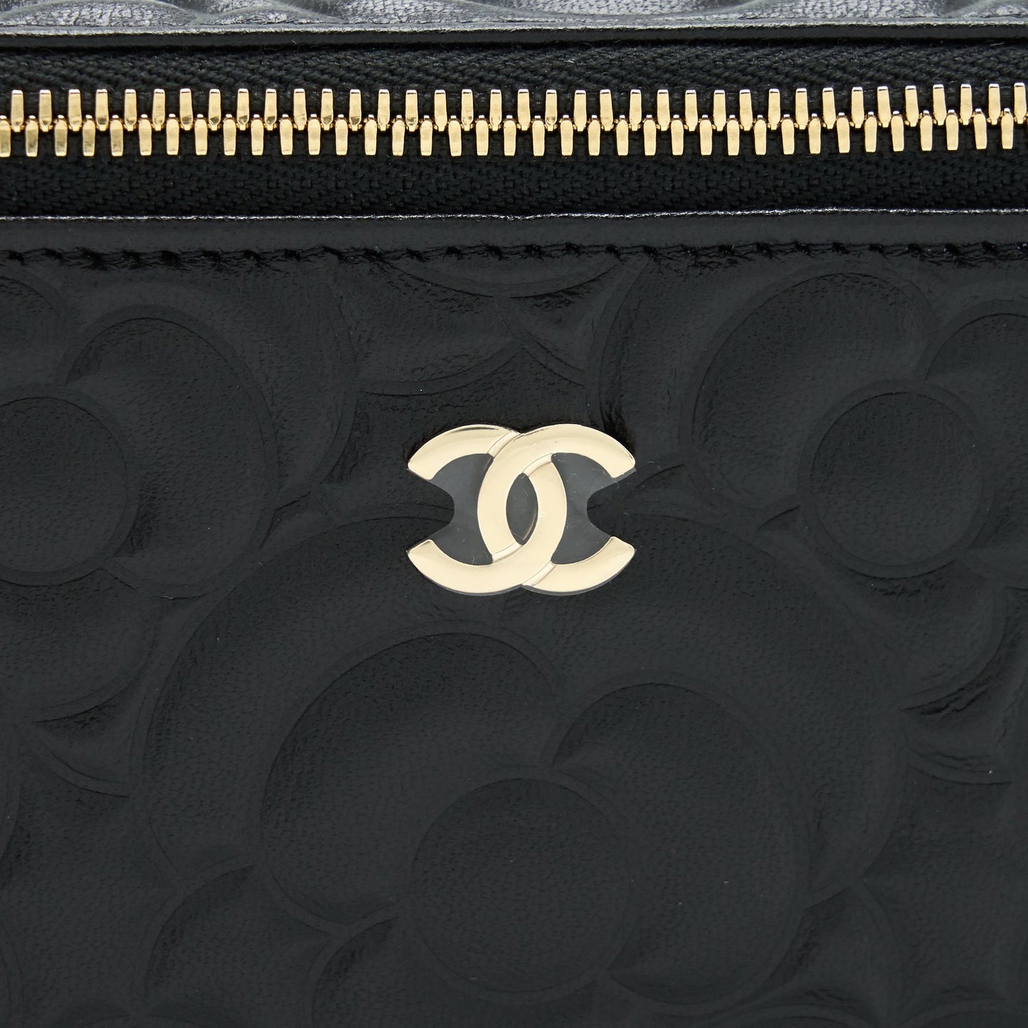Chanel Camellia Long vanity with chains lambskin black L