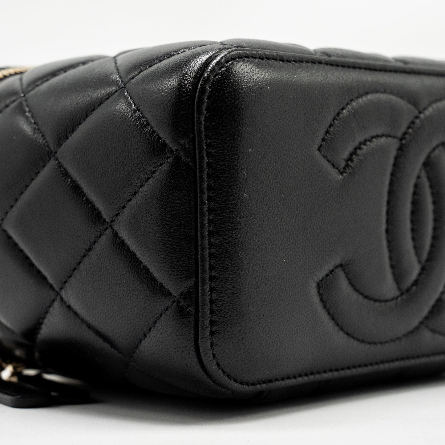 Chanel Pearl Crush Long Vanity Case Lambskin Black  (Microchip)