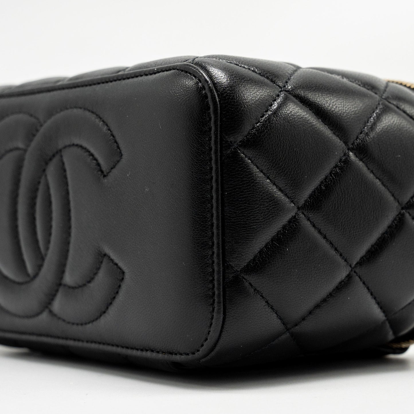 Chanel Pearl Crush Long Vanity Case Lambskin Black  (Microchip)
