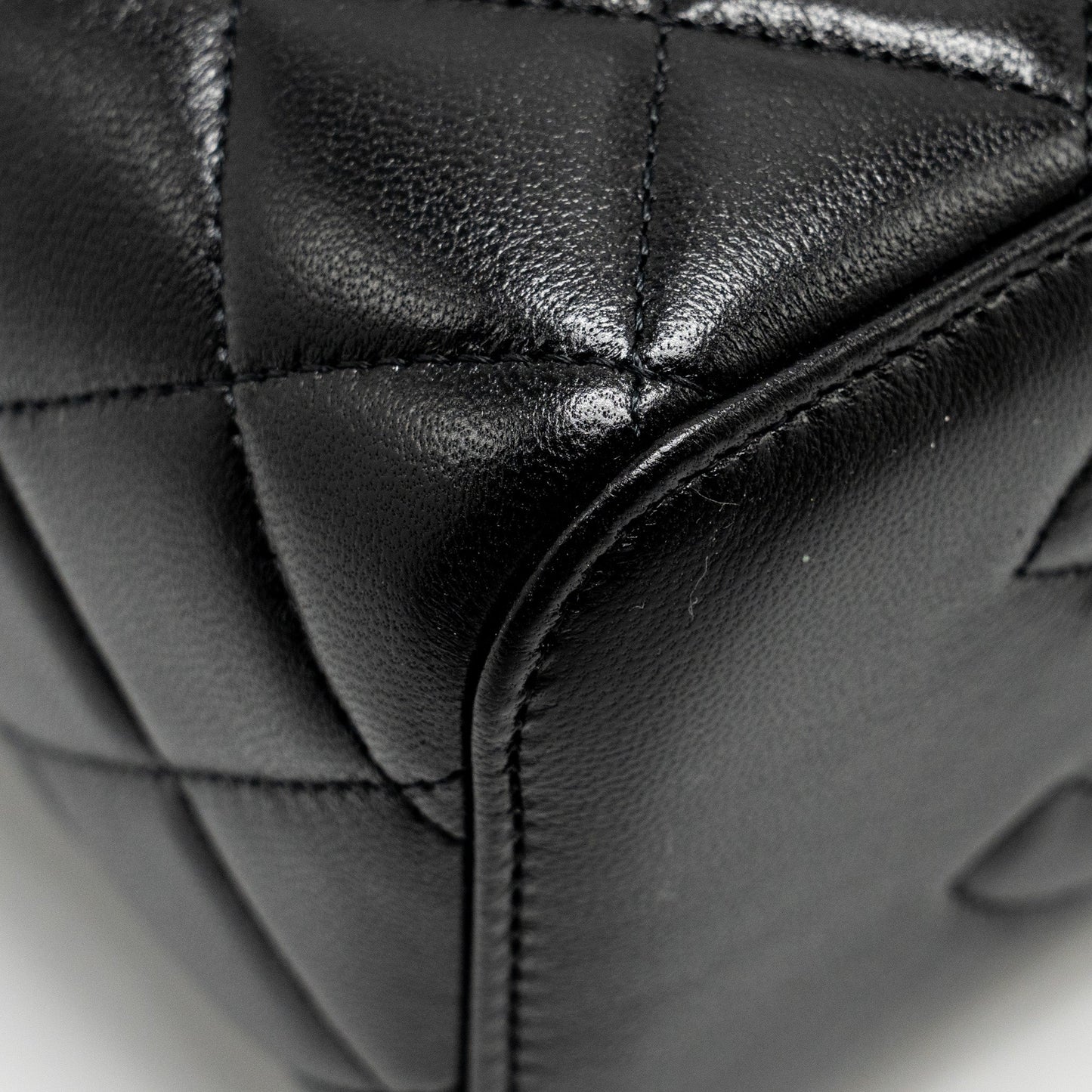 Chanel Pearl Crush Long Vanity Case Lambskin Black  (Microchip)