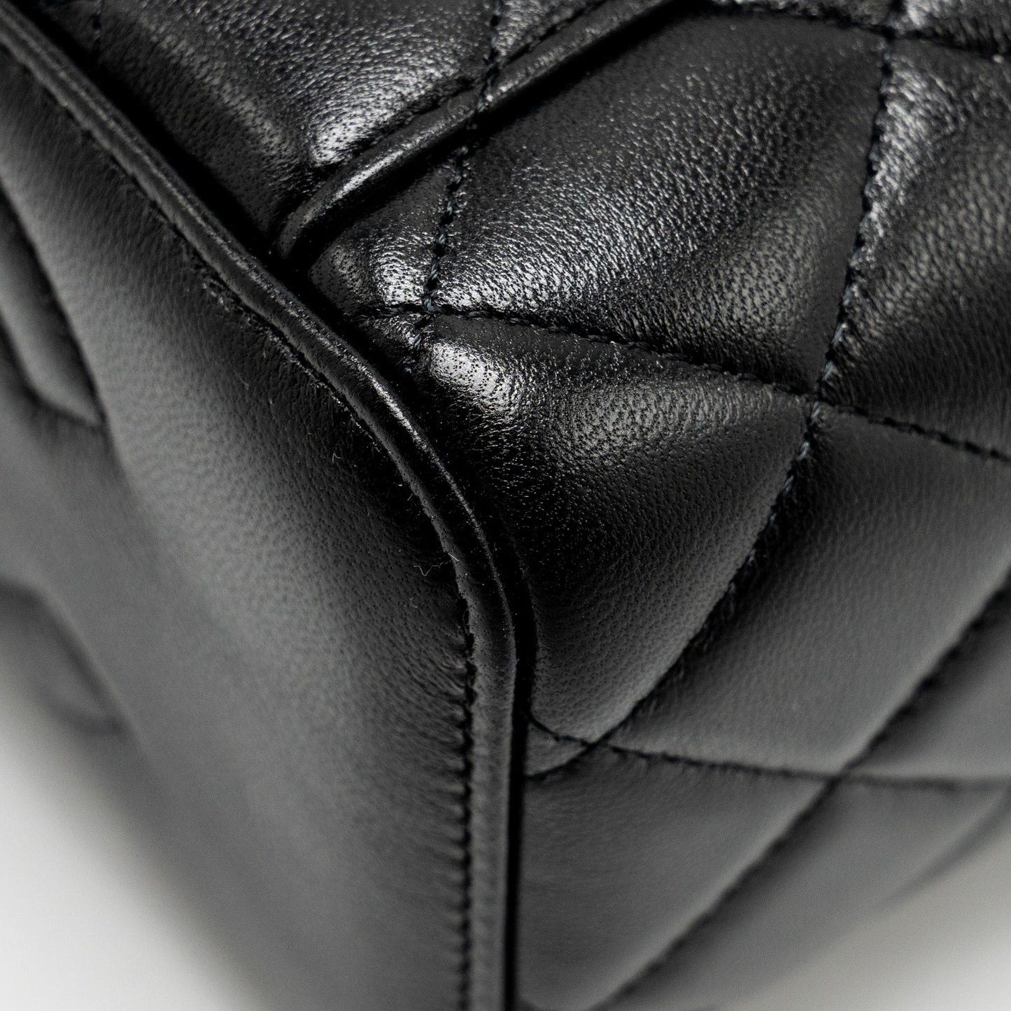 Chanel Pearl Crush Long Vanity Case Lambskin Black  (Microchip)