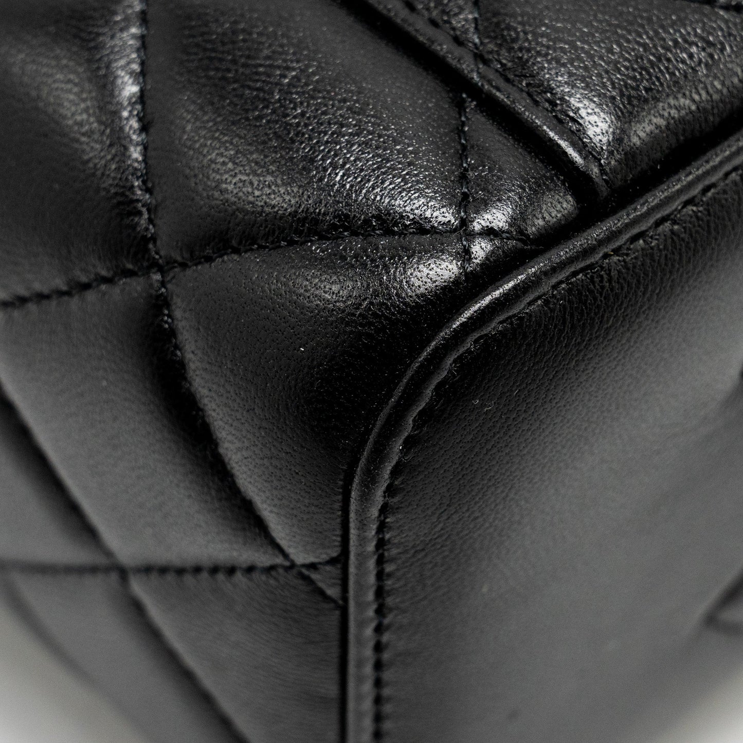 Chanel Pearl Crush Long Vanity Case Lambskin Black  (Microchip)