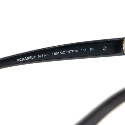 Chanel sunglasses with pearl black/ white