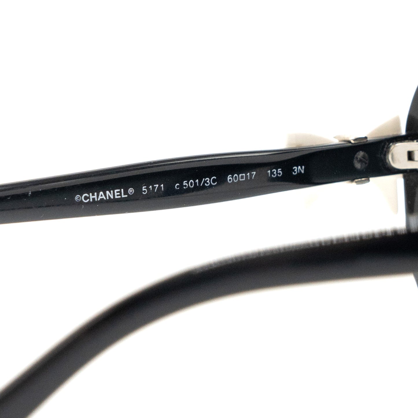 Chanel bow sunglasses black / white