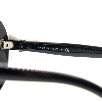 Chanel bow sunglasses black / white