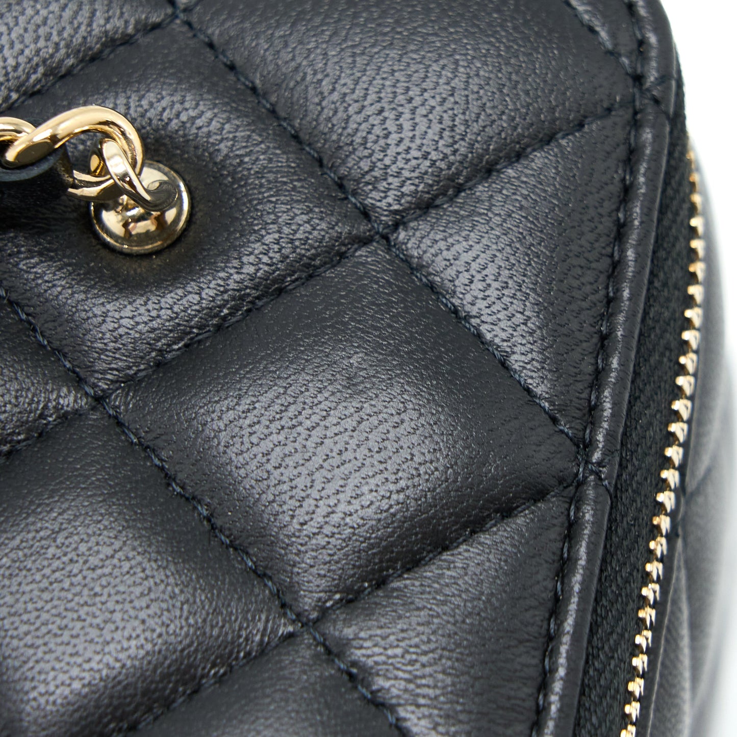 Chanel 23C Pearl Crush Long Vanity Lambskin Black L (Microchip)