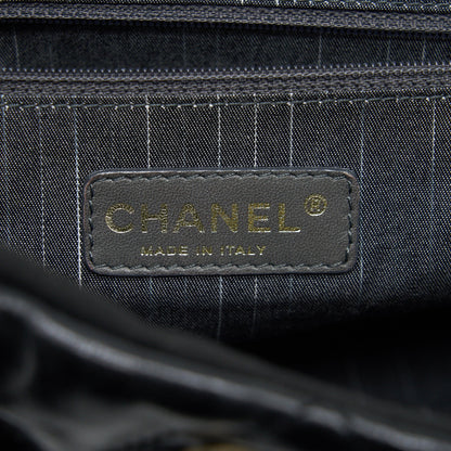 Chanel Calfskin Tote bag with Chain black and Red