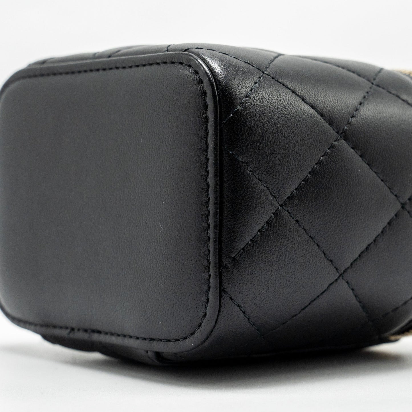 Chanel Pearl Crush Mini Vanity Case Lambskin Black