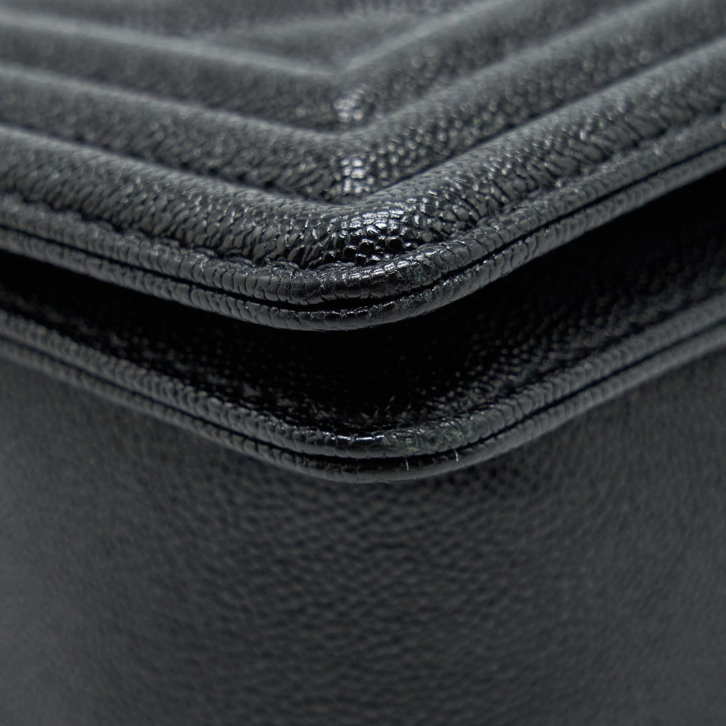 Chanel Medium Boy Chevron Caviar Black L