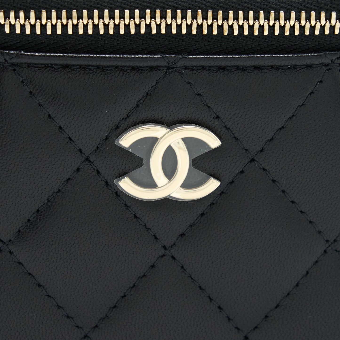 Chanel 22P Top Handle Mini Vanity With Chain And Mirror Lambskin Black L