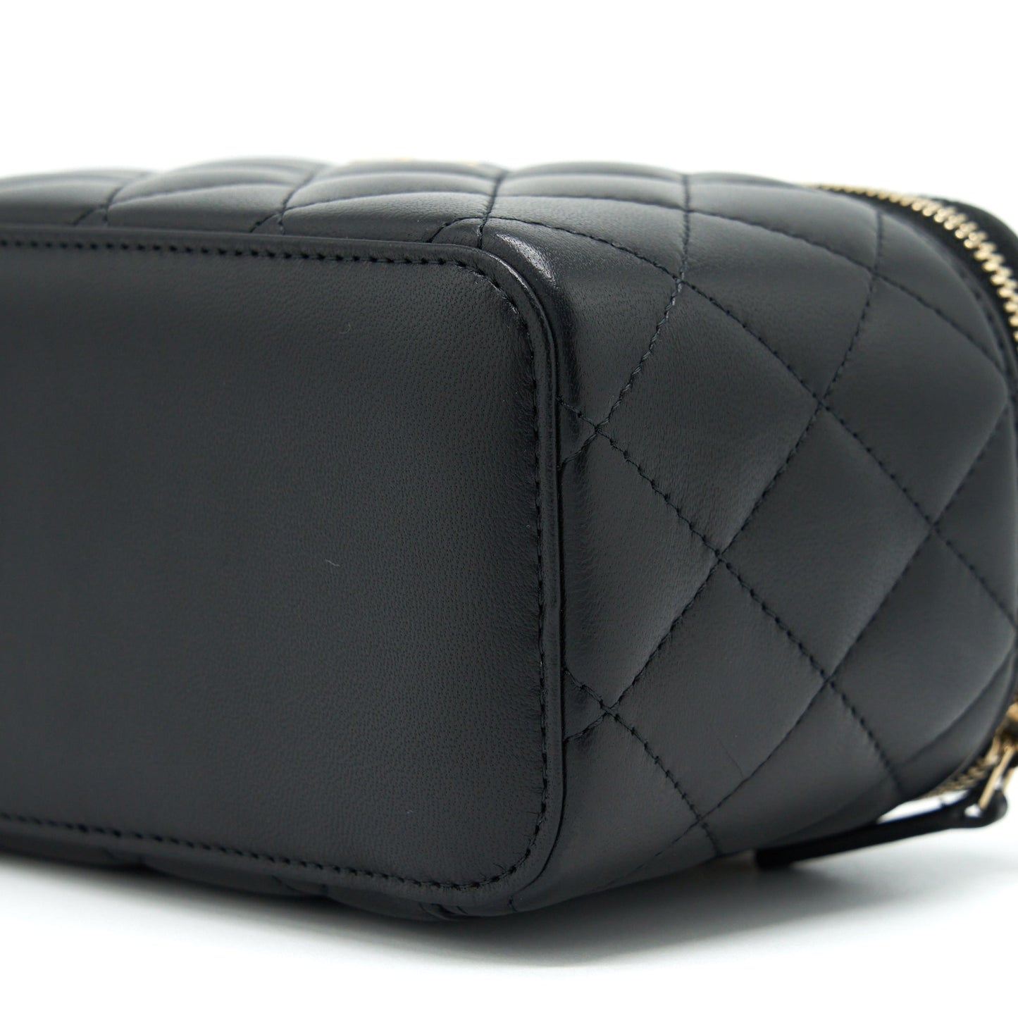 Chanel 22S Pearl Crush Long Vanity With Chain Lambskin Black