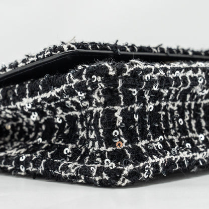 Chanel 24p Detail Chains Wallet On Chain Tweed/Sequins Black/White L (Microchip)