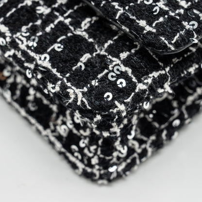 Chanel 24p Detail Chains Wallet On Chain Tweed/Sequins Black/White L (Microchip)