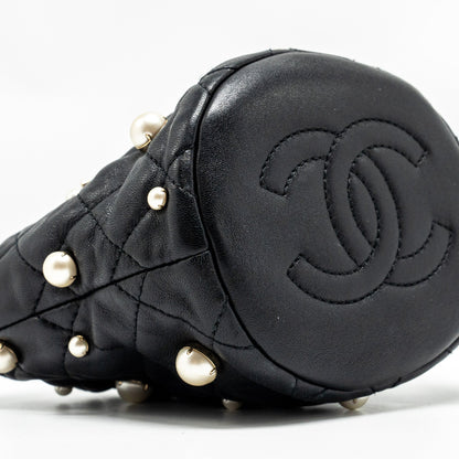 CHANEL 21S Quilted Mini About Pearls Bucket Bag Lambskin Black L