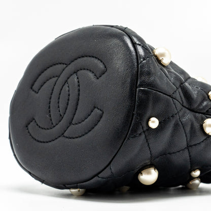 CHANEL 21S Quilted Mini About Pearls Bucket Bag Lambskin Black L