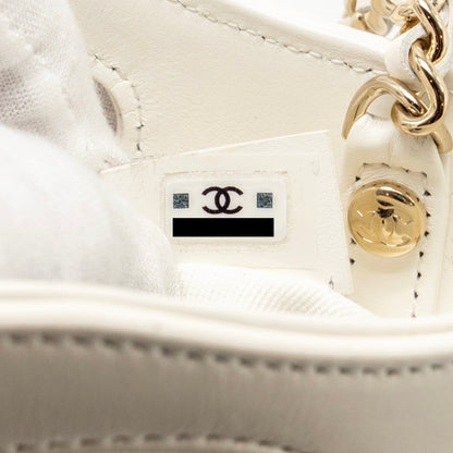 Chanel Mini 31 Clutch With Chain Shiny Lambskin White L (microchip)