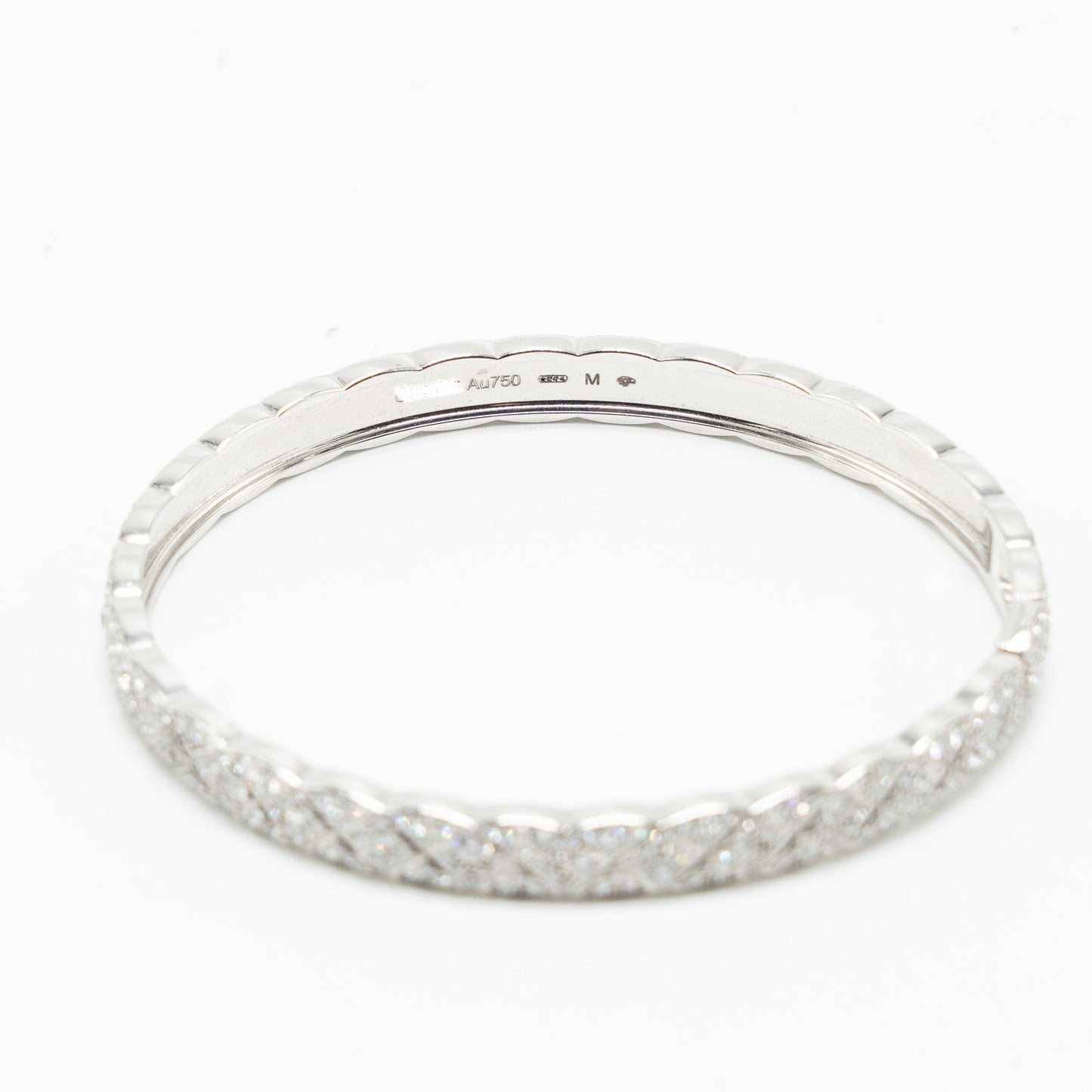 Chanel Size M Coco Crush Bracelet Quilted Motif 18k white gold diamonds