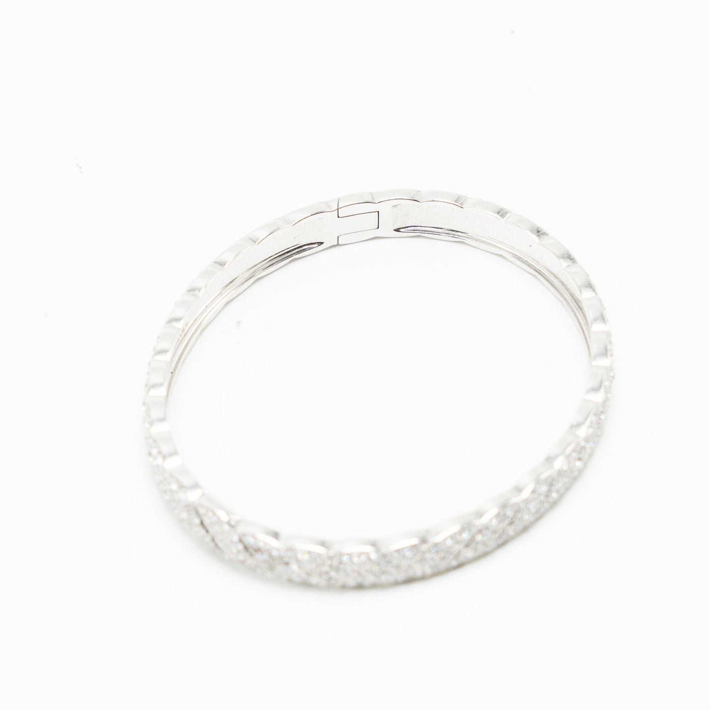 Chanel Size M Coco Crush Bracelet Quilted Motif 18k white gold diamonds