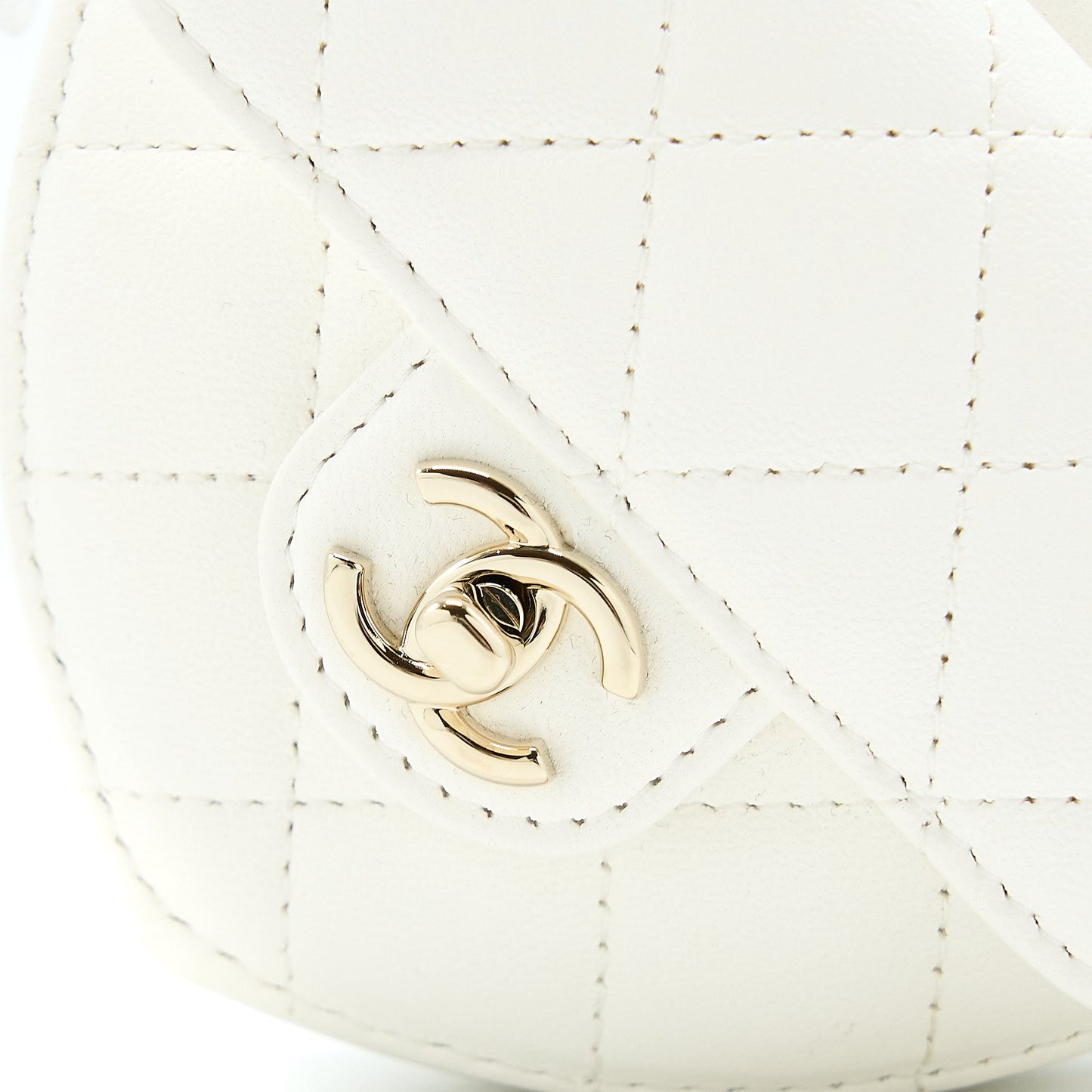 Chanel 22s Heart Belt Bag Lambskin White L