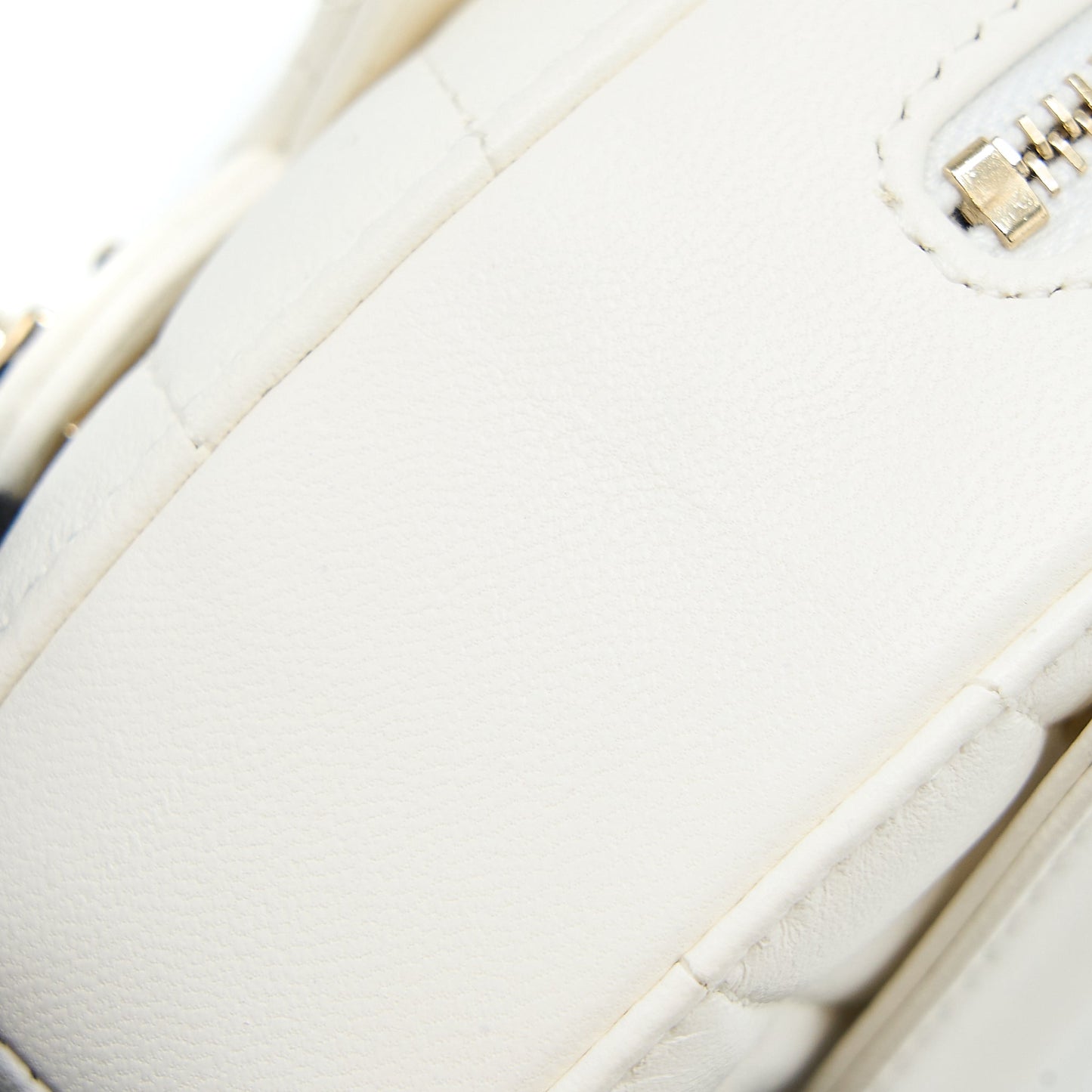Chanel 22s Heart Belt Bag Lambskin White L