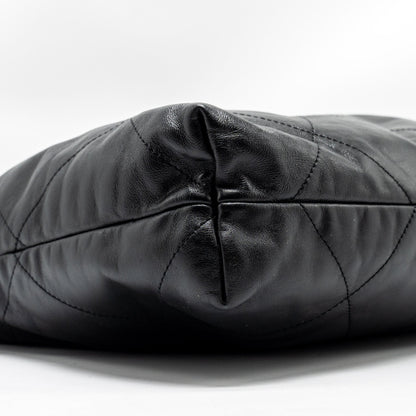 Chanel medium 22 bag Calfskin Black  (Microchip)