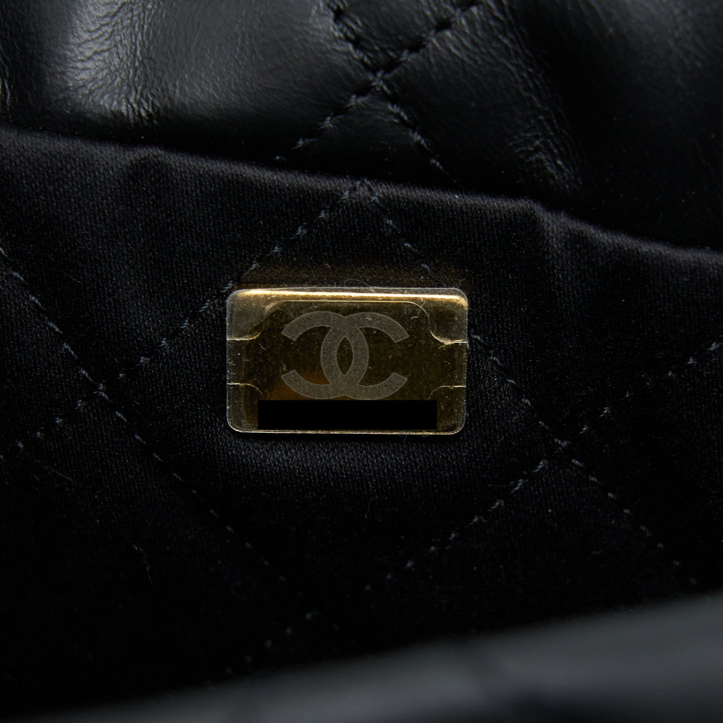 Chanel 22 Bag Medium Shiny Calfskin Black  (Microchip)