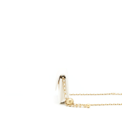 Chanel 21b Pearl crush mini flap bag with chain/belt bag white