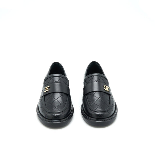 Chanel Size 37 Quilted Leather With CC Logo Loafer Black L