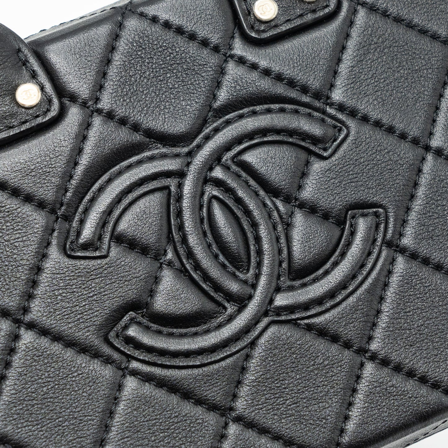 Chanel 22b Top Handle Small Vanity Case Calfskin Black (Microchip)