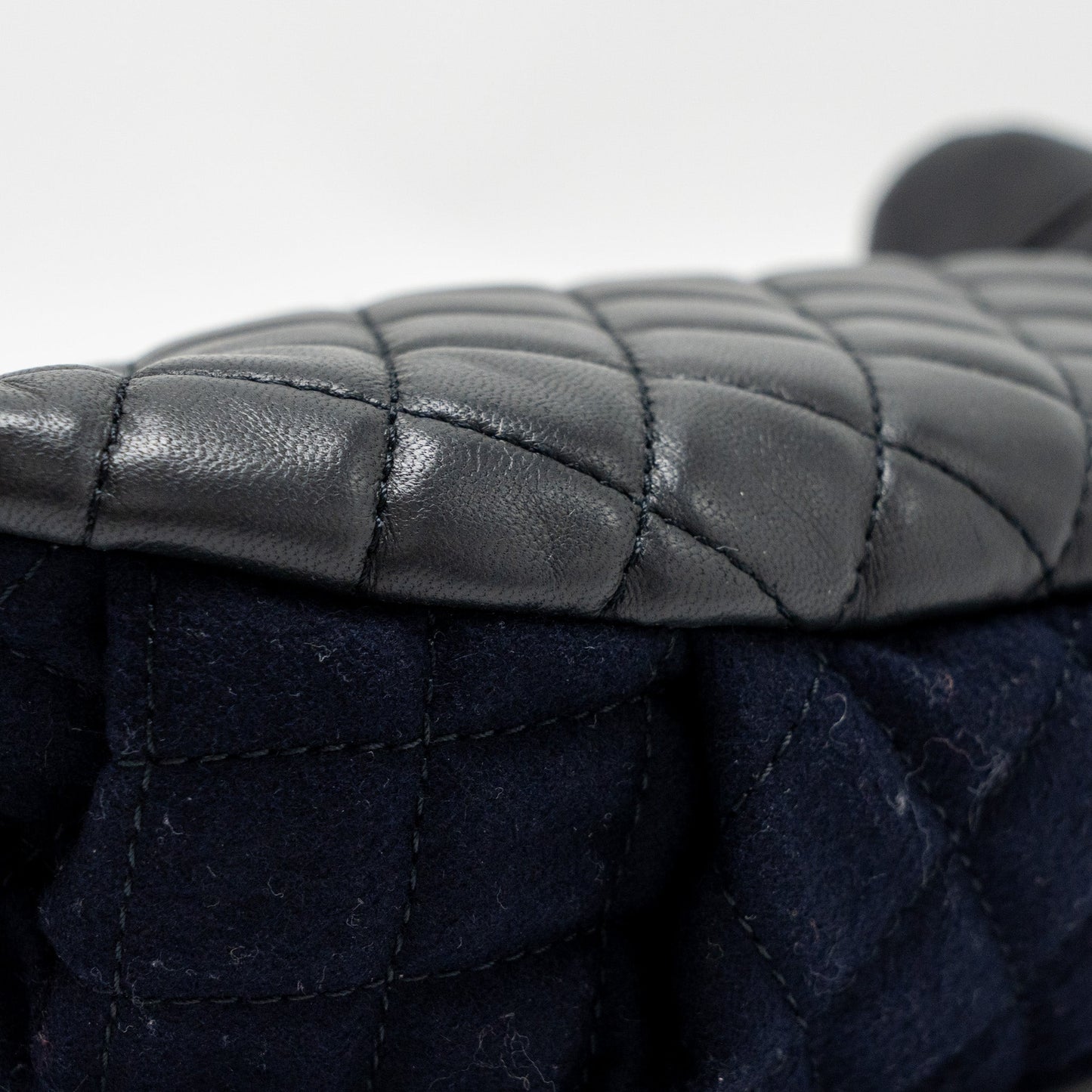 Chanel Paris Hamburg Charms Belt Bag Wool/Lambskin Navy/Black