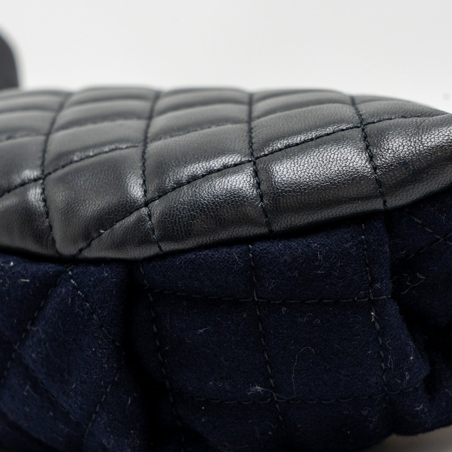 Chanel Paris Hamburg Charms Belt Bag Wool/Lambskin Navy/Black