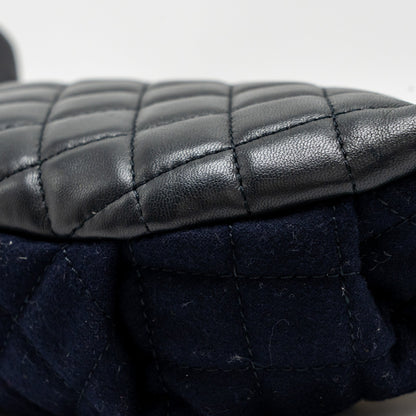Chanel Paris Hamburg Charms Belt Bag Wool/Lambskin Navy/Black