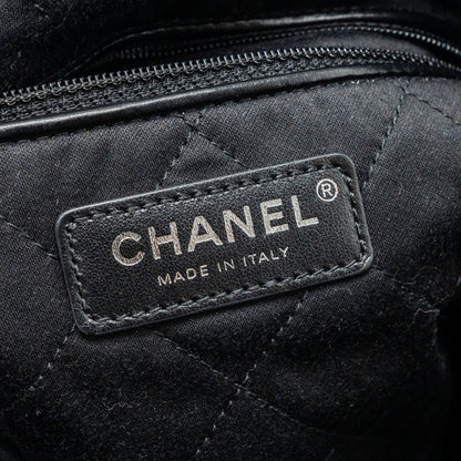 Chanel medium 22 bag Calfskin Black  (Microchip)