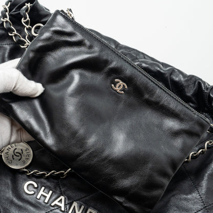 Chanel medium 22 bag Calfskin Black  (Microchip)