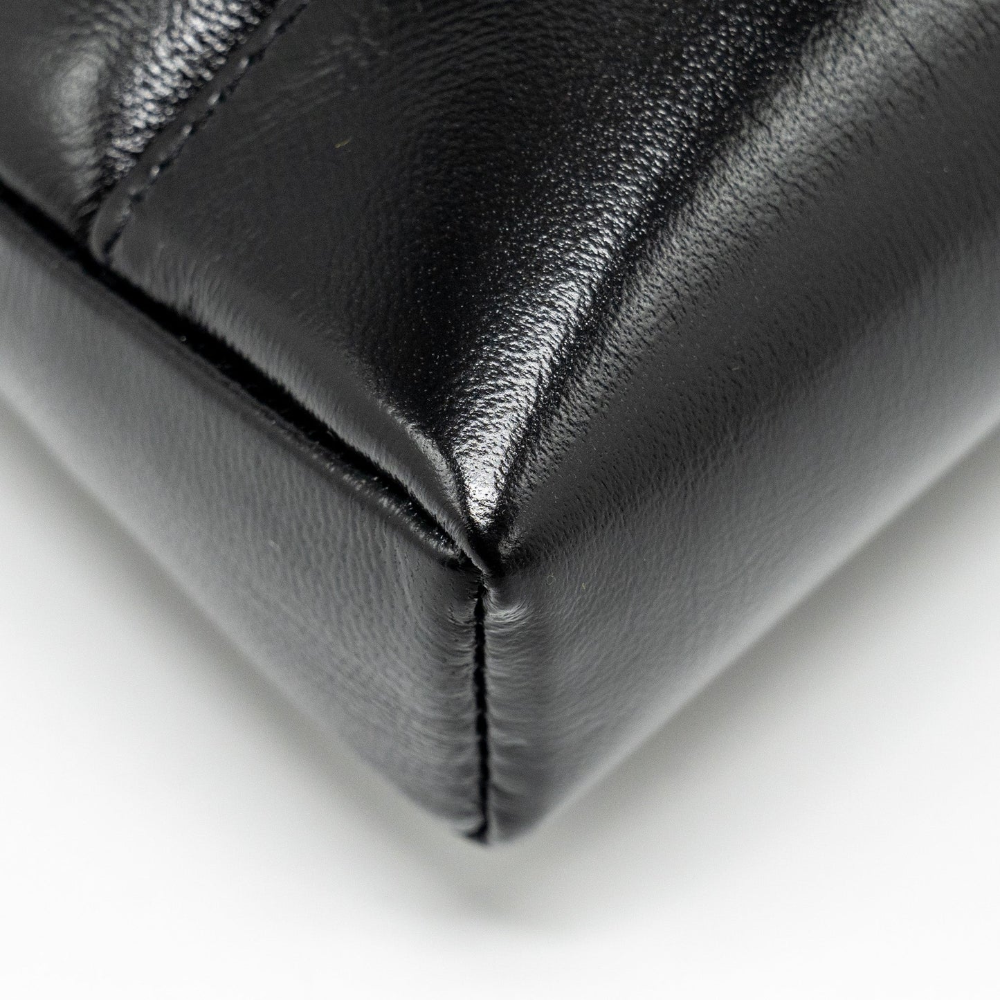 Chanel Mini 31 Clutch with Chain Shiny Lambskin Black L (Microchip)
