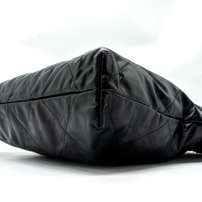 Chanel medium 22 bag shiny calfskin black  (Microchip)