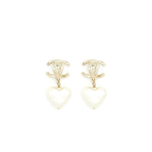 Chanel CC And Heart Earclips L