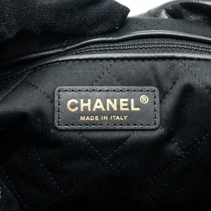 Chanel medium 22 bag shiny calfskin black  (Microchip)