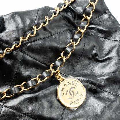 Chanel medium 22 bag shiny calfskin black  (Microchip)