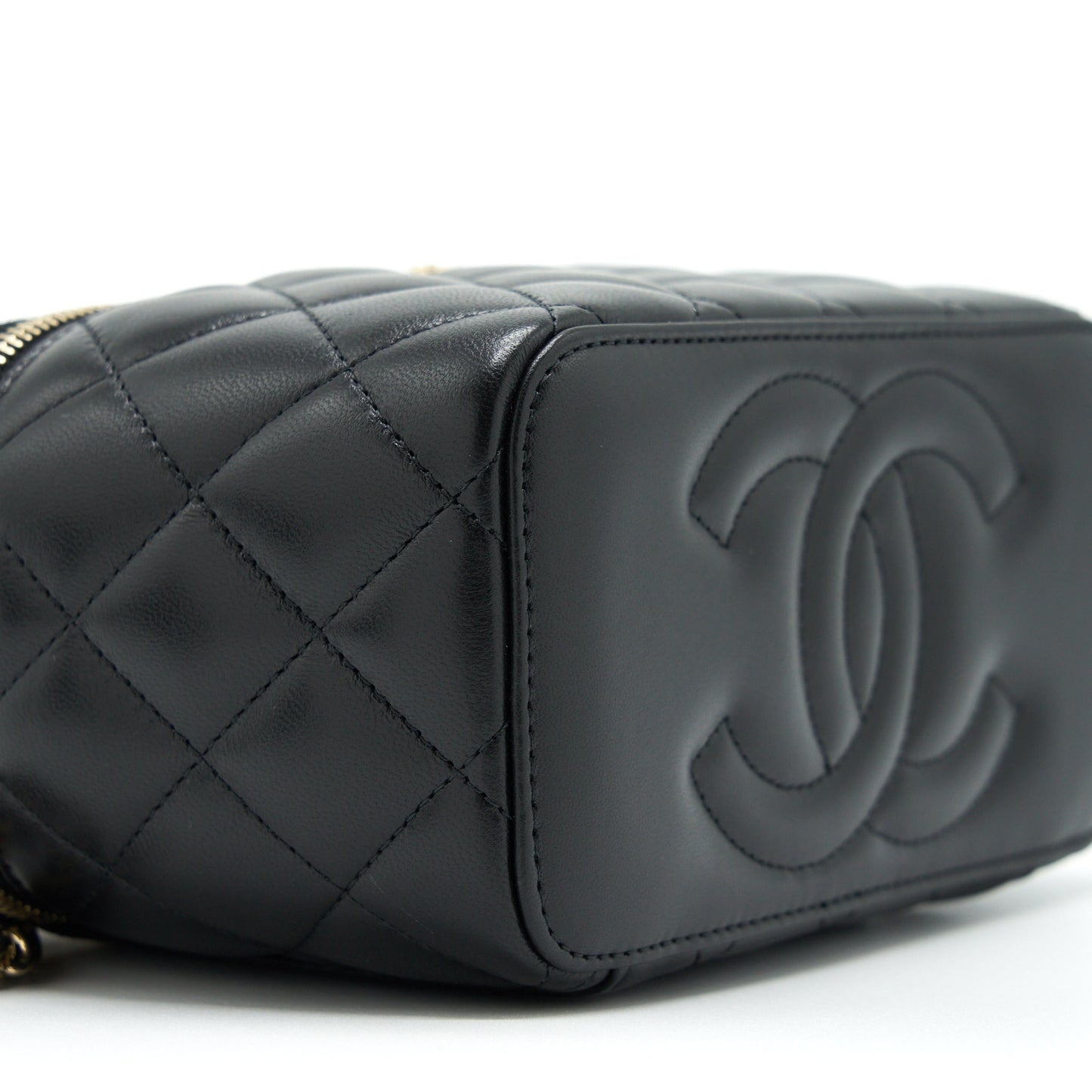 Chanel 22A Top Handle Long Vanity With Chain Lambskin Black L