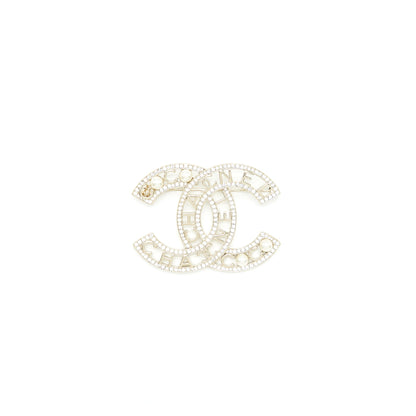 Chanel cc Logo Letter and Pearl Brooch L