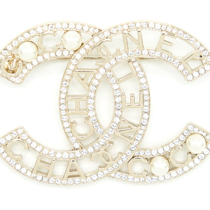 Chanel cc Logo Letter and Pearl Brooch L